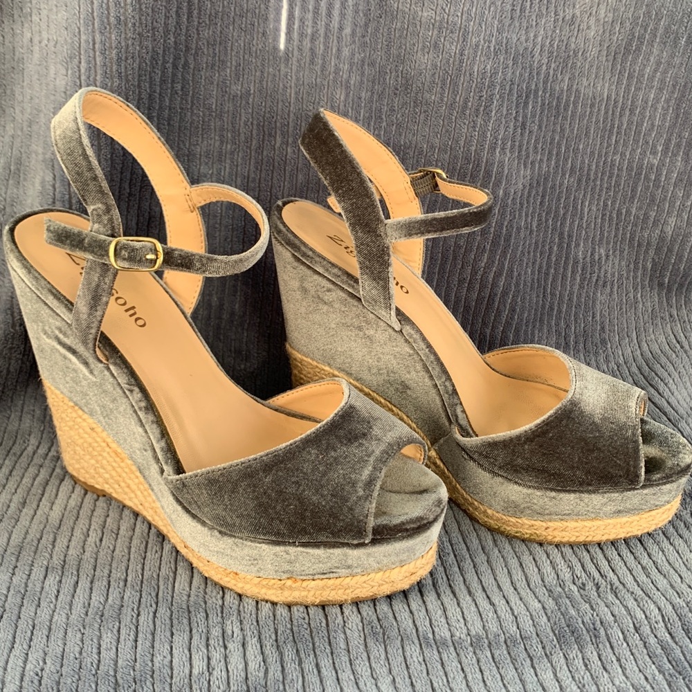 Blue velvet wedge
